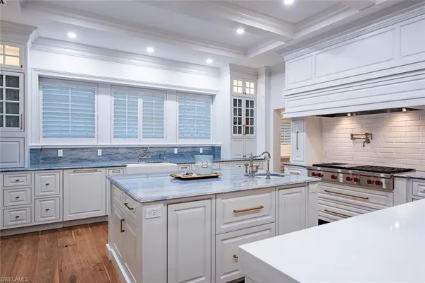 $13,950,000 | 140 3rd Avenue South, Naples, FL 34102