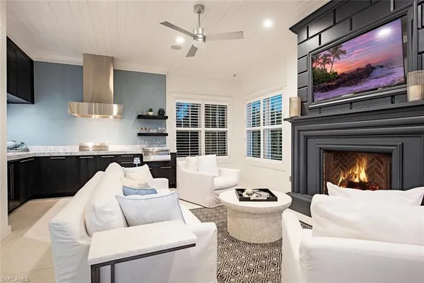 $13,950,000 | 140 3rd Avenue South, Naples, FL 34102