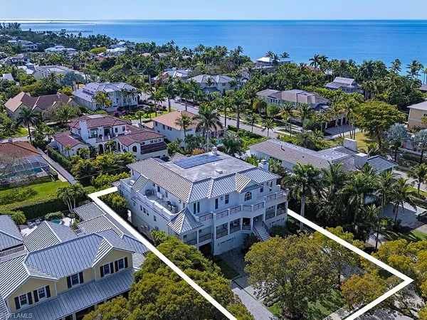 $13,950,000 | 140 3rd Avenue South, Naples, FL 34102