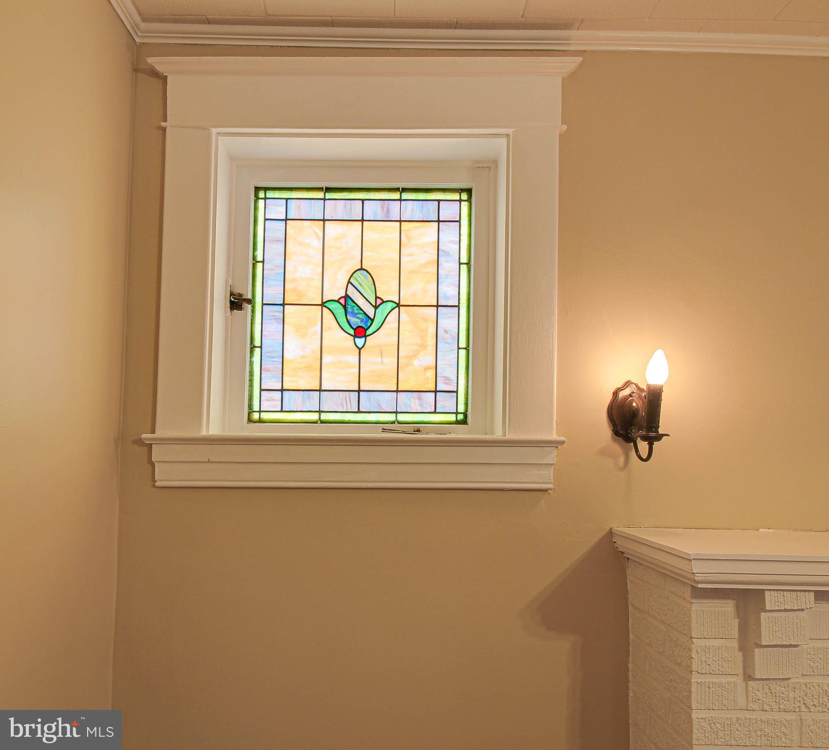 211 Mallow Hill Road Baltimore, MD 21229 - Photo 8 of 49 a view of a window