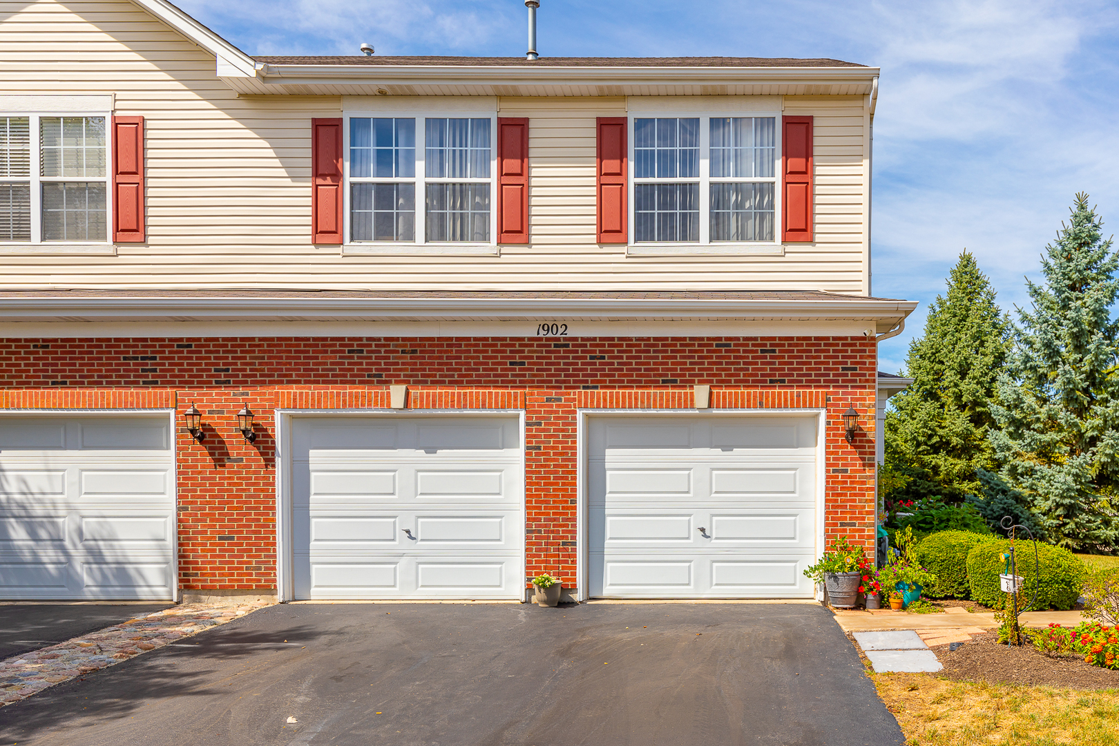 1902 Crestview Circle, Unit 1902 Romeoville, IL 60446 - Photo 2 of 32 front view of a house