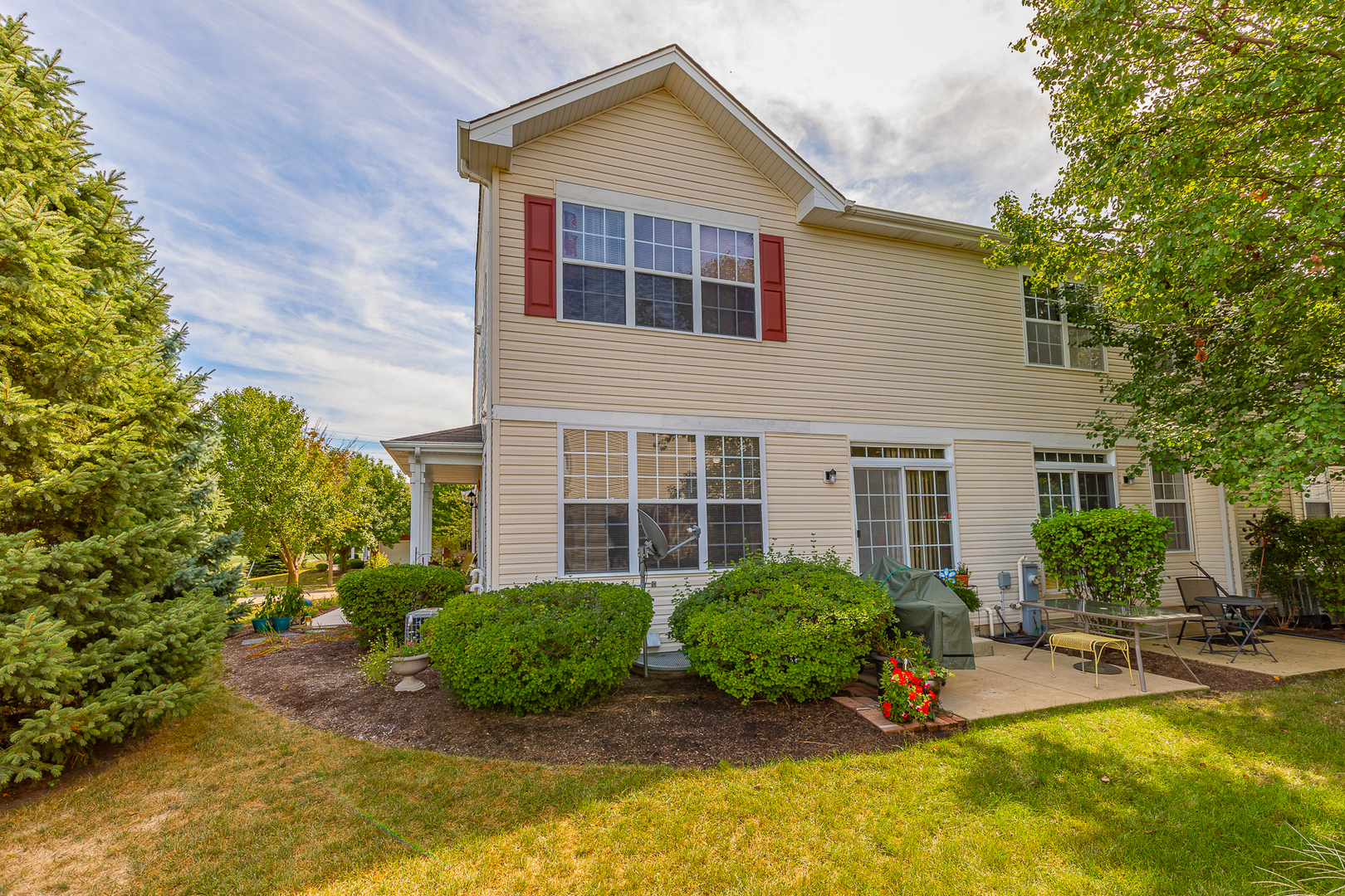 1902 Crestview Circle, Unit 1902 Romeoville, IL 60446 - Photo 17 of 32 a view of a house with backyard and sitting area