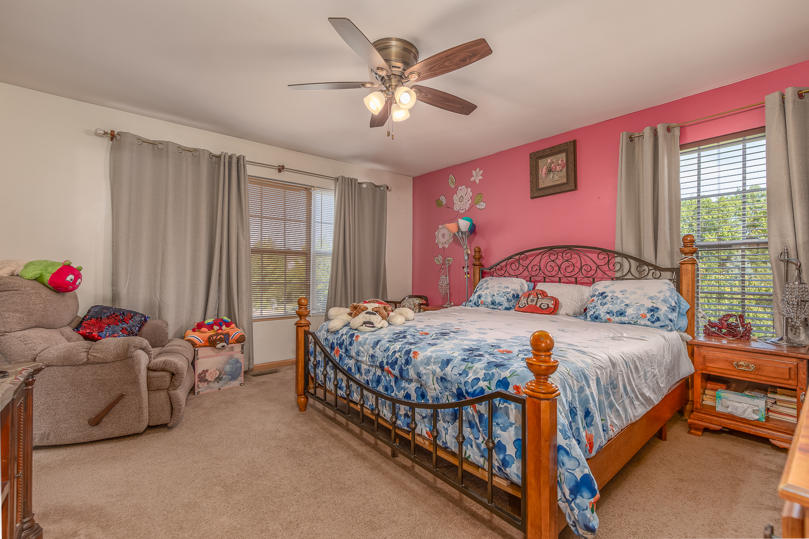 1902 Crestview Circle, Unit 1902 Romeoville, IL 60446 - Photo 19 of 32 a bedroom with a bed and a window