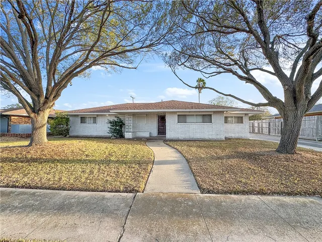 $489,000 | 4115 Meridian Place, Corpus Christi, TX 78411