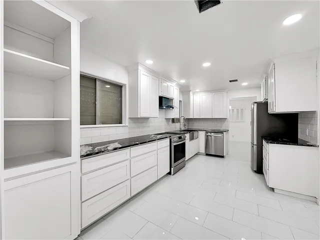 $489,000 | 4115 Meridian Place, Corpus Christi, TX 78411