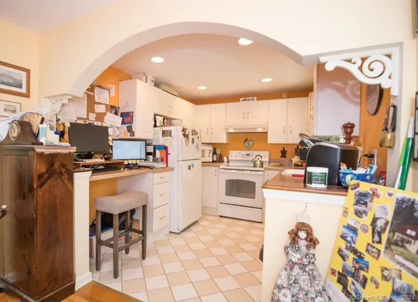 $2,000 | 51 Plumtree Lane, Trumbull, CT 06611