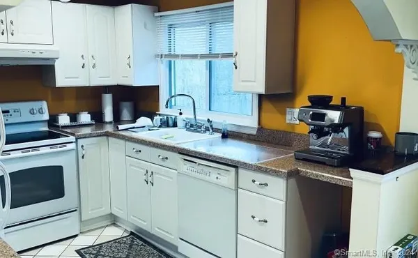 $2,000 | 51 Plumtree Lane, Trumbull, CT 06611