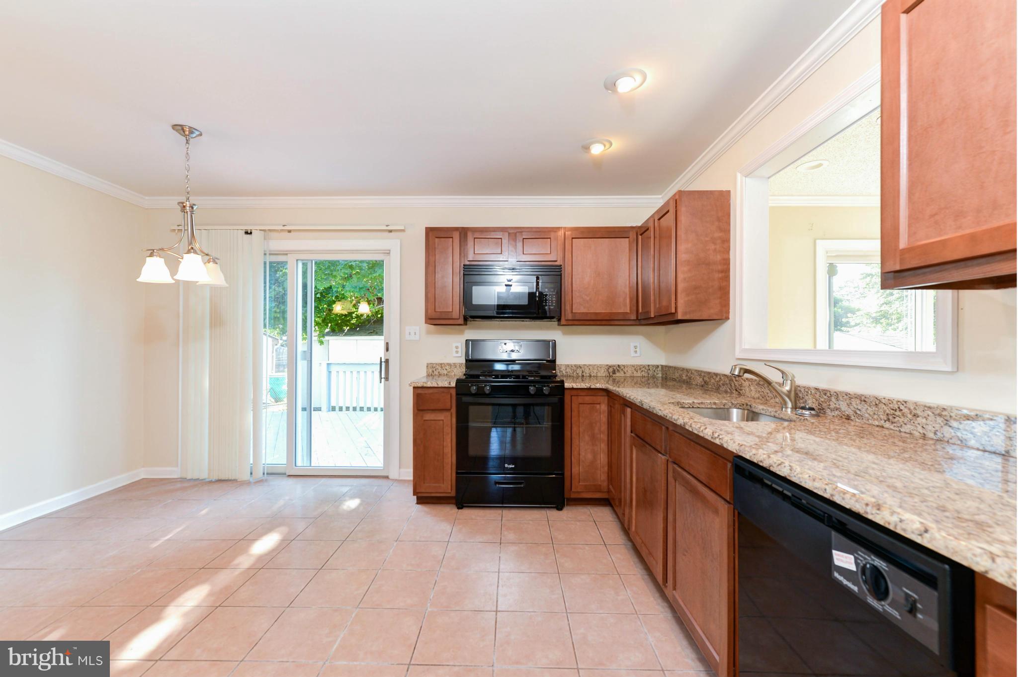 100 Friendship Road Elkton, MD 21921 - Photo 7 of 20 Kitchen/Dining, new appliances