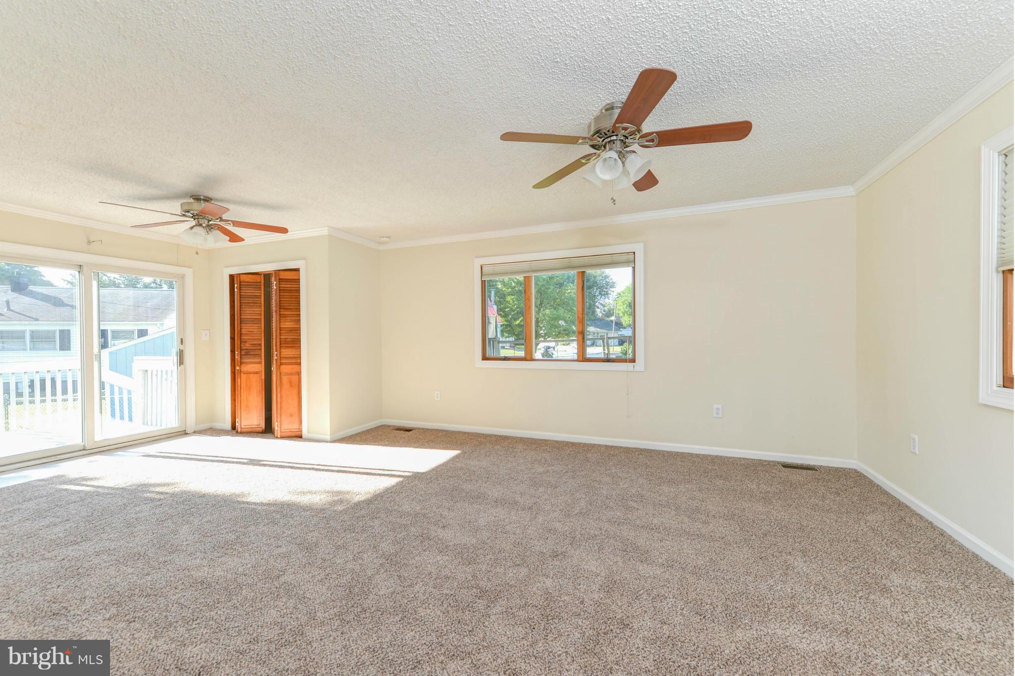 100 Friendship Road Elkton, MD 21921 - Photo 8 of 20 Family Room w/slider to back deck