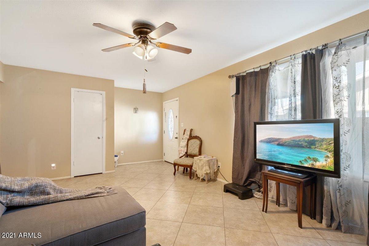 3437 West Shangri-la Road Phoenix, AZ 85029 - Photo 2 of 18 01-Living Room