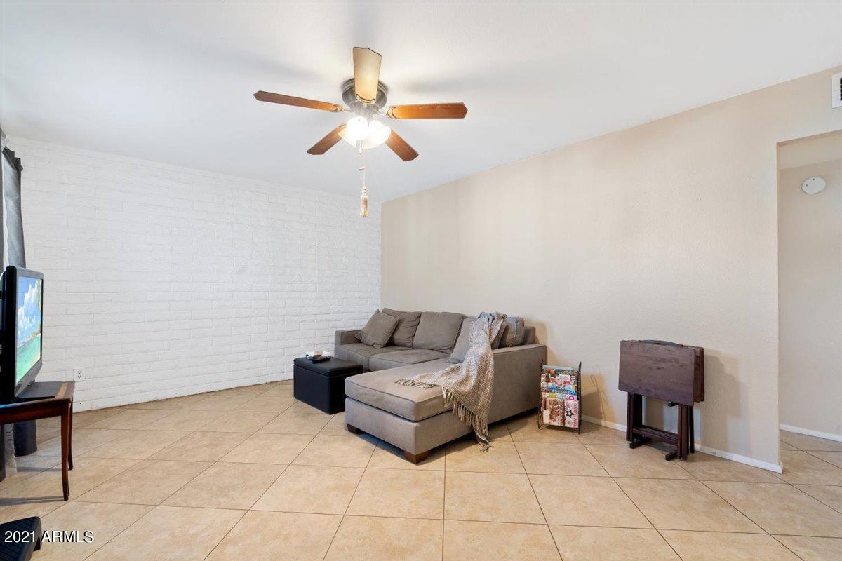 3437 West Shangri-la Road Phoenix, AZ 85029 - Photo 3 of 18 02-Living Room