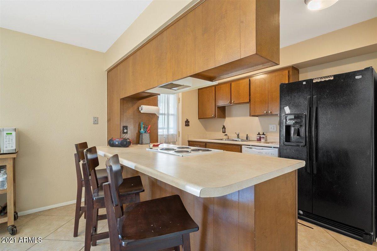 3437 West Shangri-la Road Phoenix, AZ 85029 - Photo 6 of 18 03-Kitchen