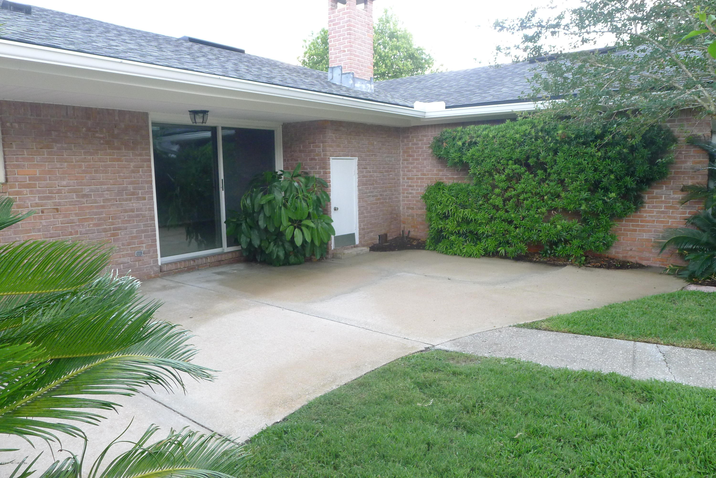 1060 Lido Road Jacksonville, FL 32216 - Photo 33 of 37 back patio
