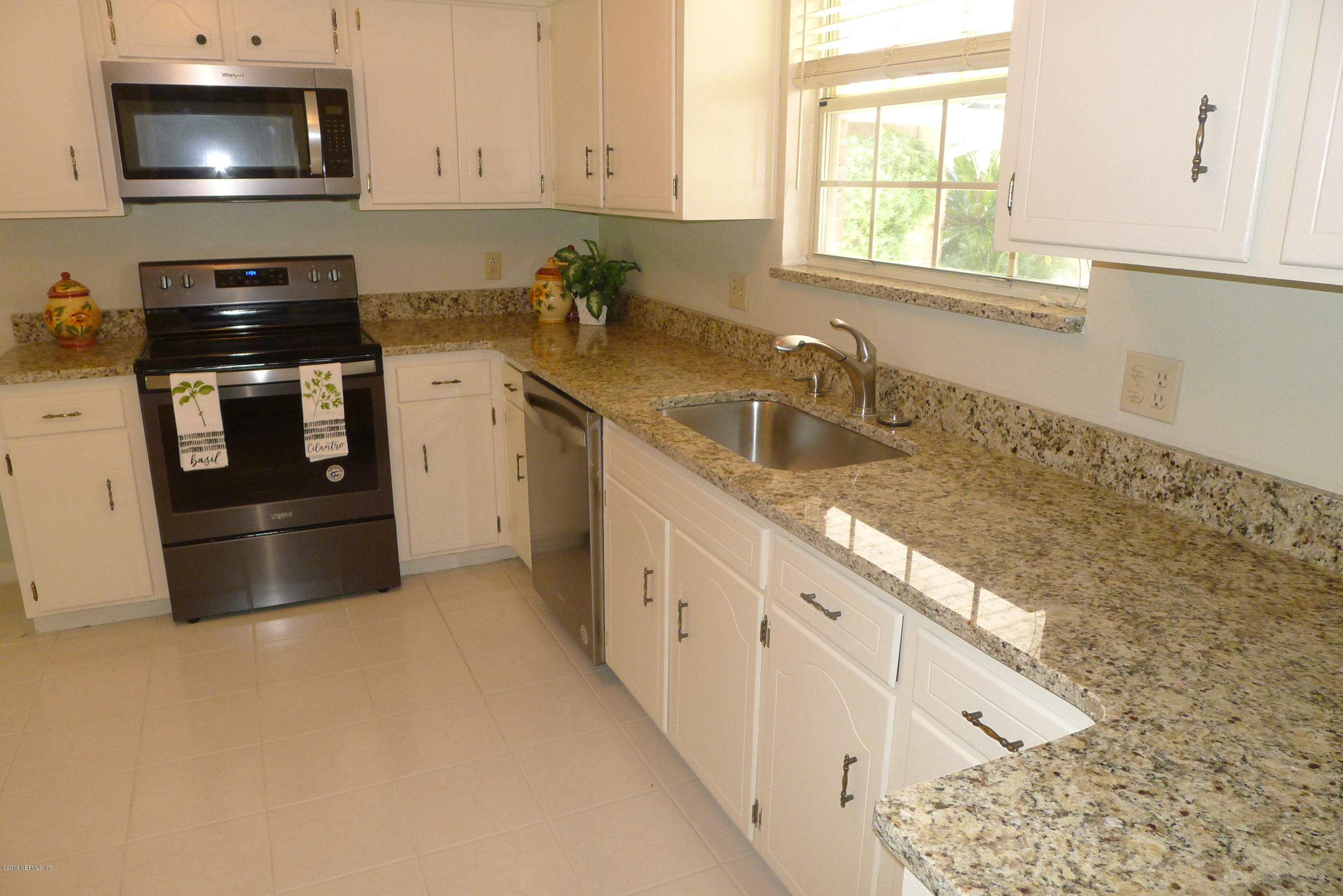 1060 Lido Road Jacksonville, FL 32216 - Photo 4 of 37 lots of counter space