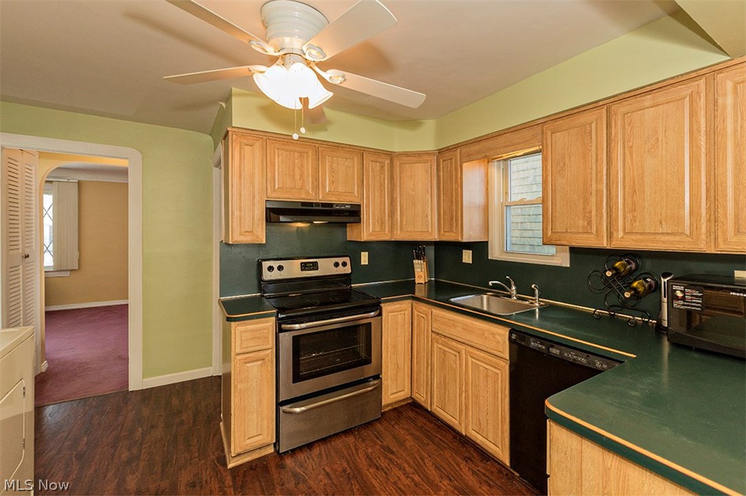 1244 Winston Road Cleveland, OH 44121 - Photo 15 of 35