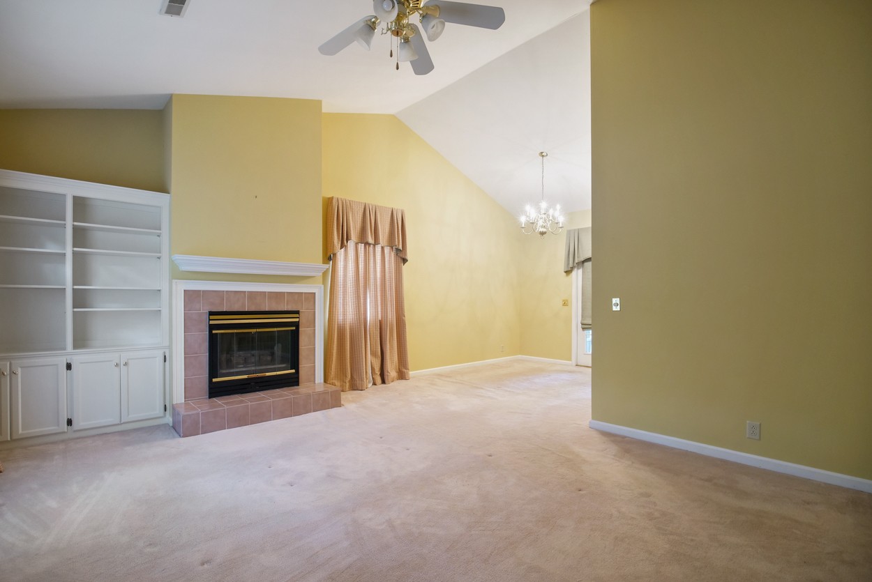 2001 Roderick Circle Franklin, TN 37064 - Photo 8 of 27 Gallery Image 8