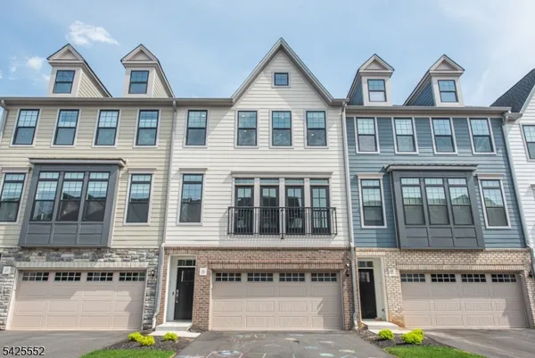 $1,349,000 | 15 Cinnamon Drive, Upper Saddle River, NJ 07458