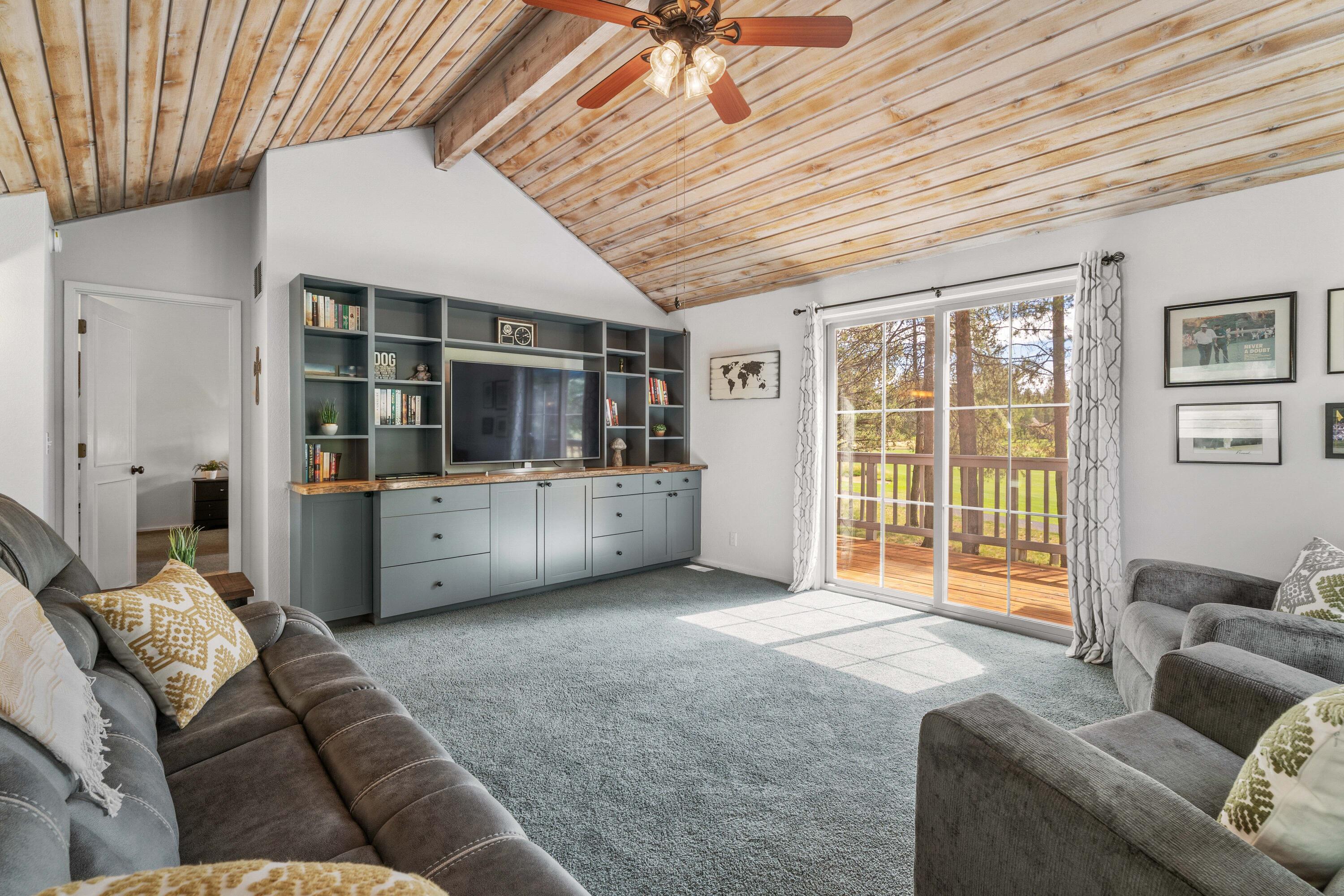 57308 Approach Lane, Unit 2 Sunriver, OR 97707 - Photo 23 of 41