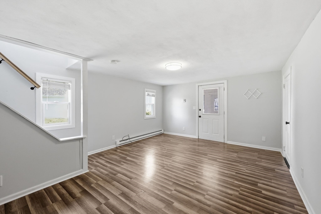 70 Milton Street Springfield, MA 01151 - Photo 10 of 37