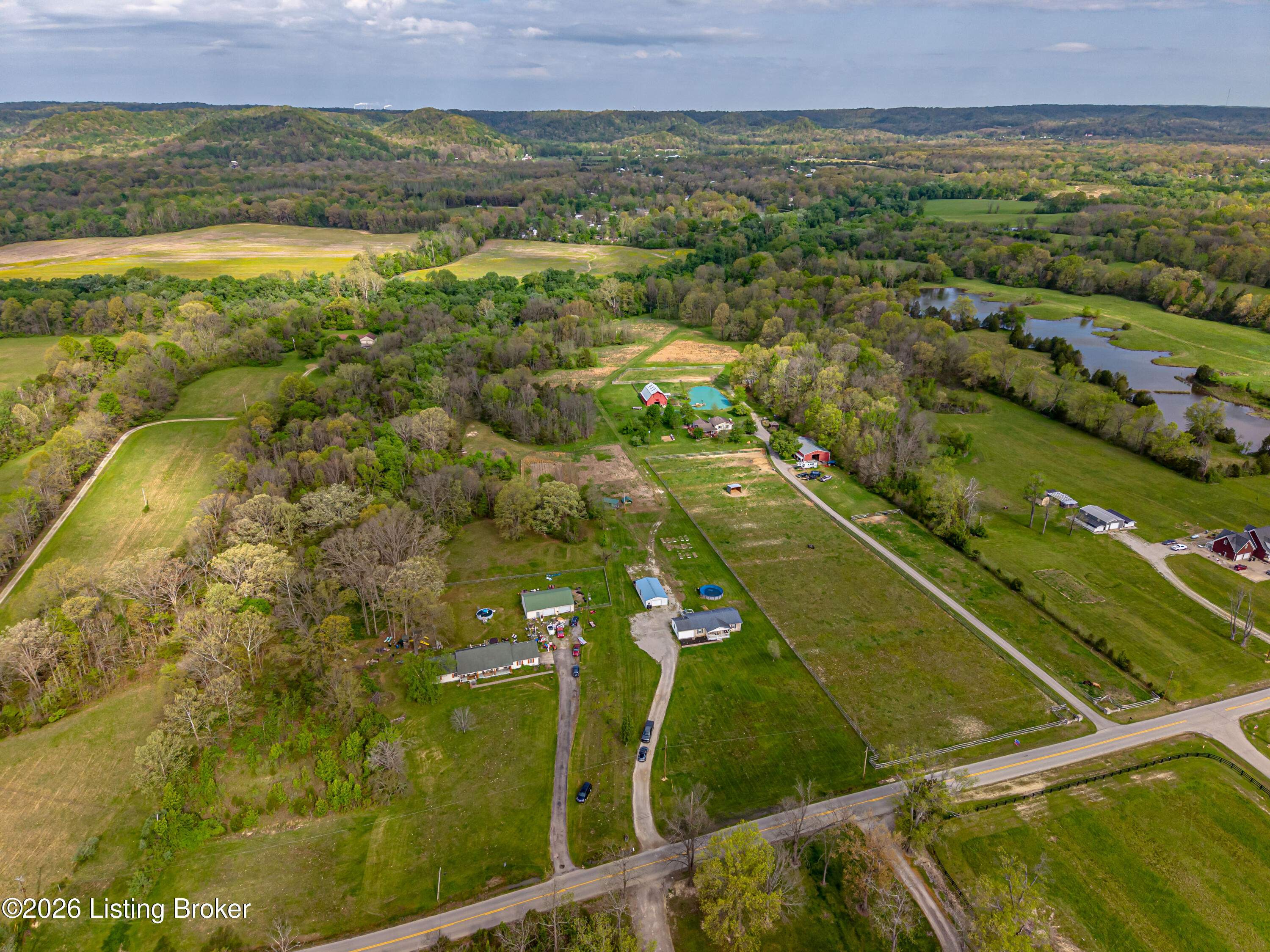 2010 Beech Grv Road Shepherdsville, KY 40165 - Photo 46 of 82 DJI_20260414223405_0242_D