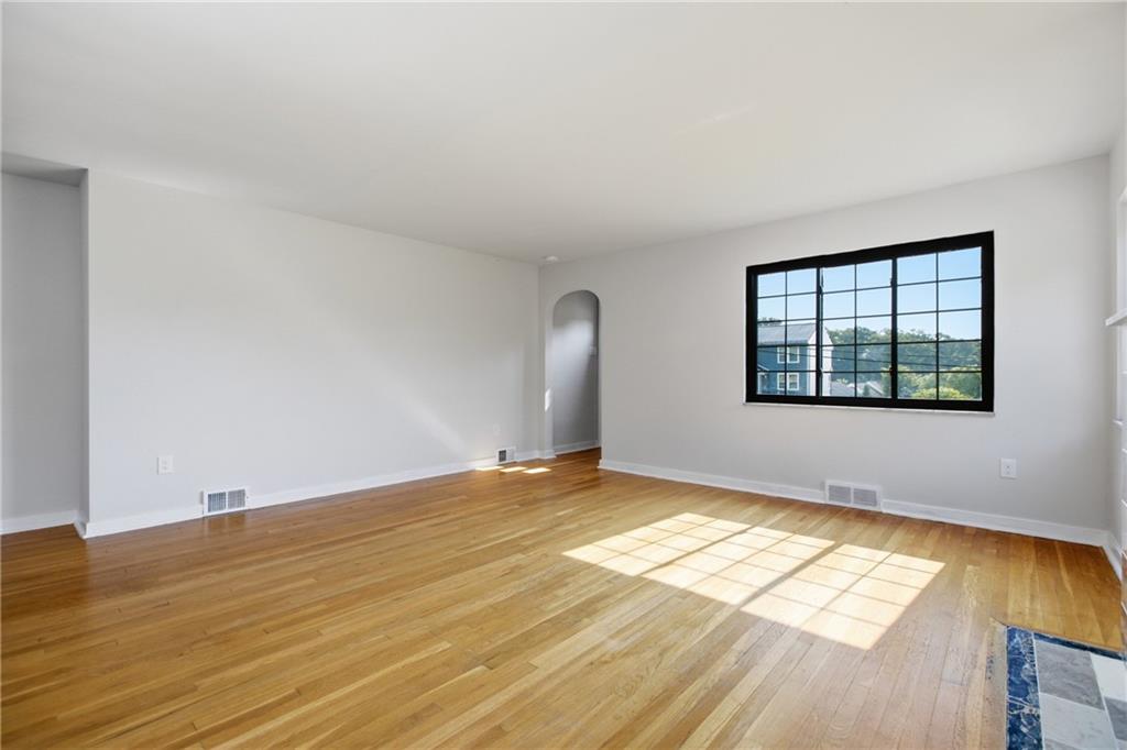 9775 Grosick Road Pittsburgh, PA 15237 - Photo 4 of 37 Gallery Image 4