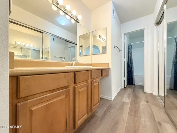 $285,000 | 1880 East Morten Avenue, Unit 202, Phoenix, AZ 85020