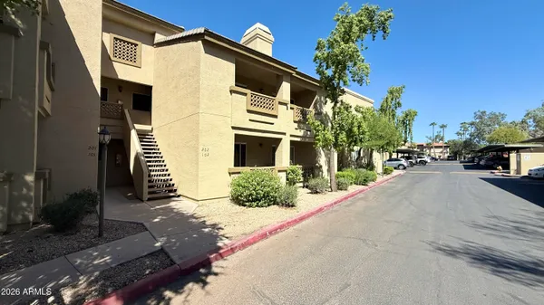 $285,000 | 1880 East Morten Avenue, Unit 202, Phoenix, AZ 85020