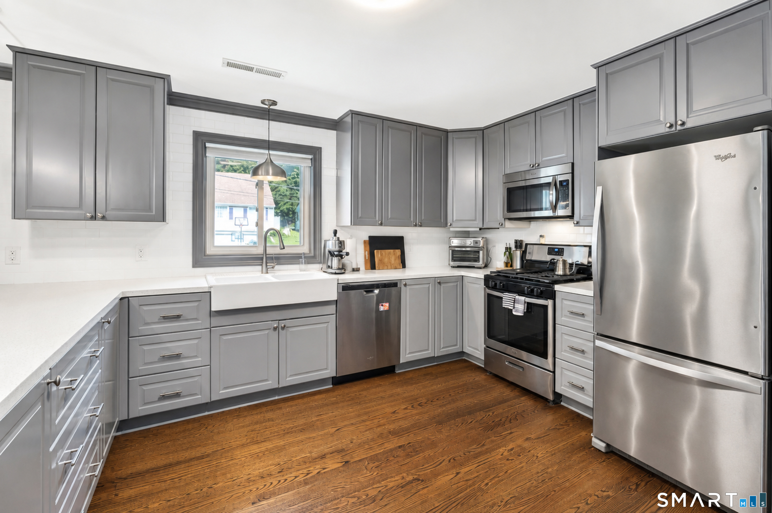 25 Seneca Road New Haven, CT 06515 - Photo 5 of 18 Gallery Image 5