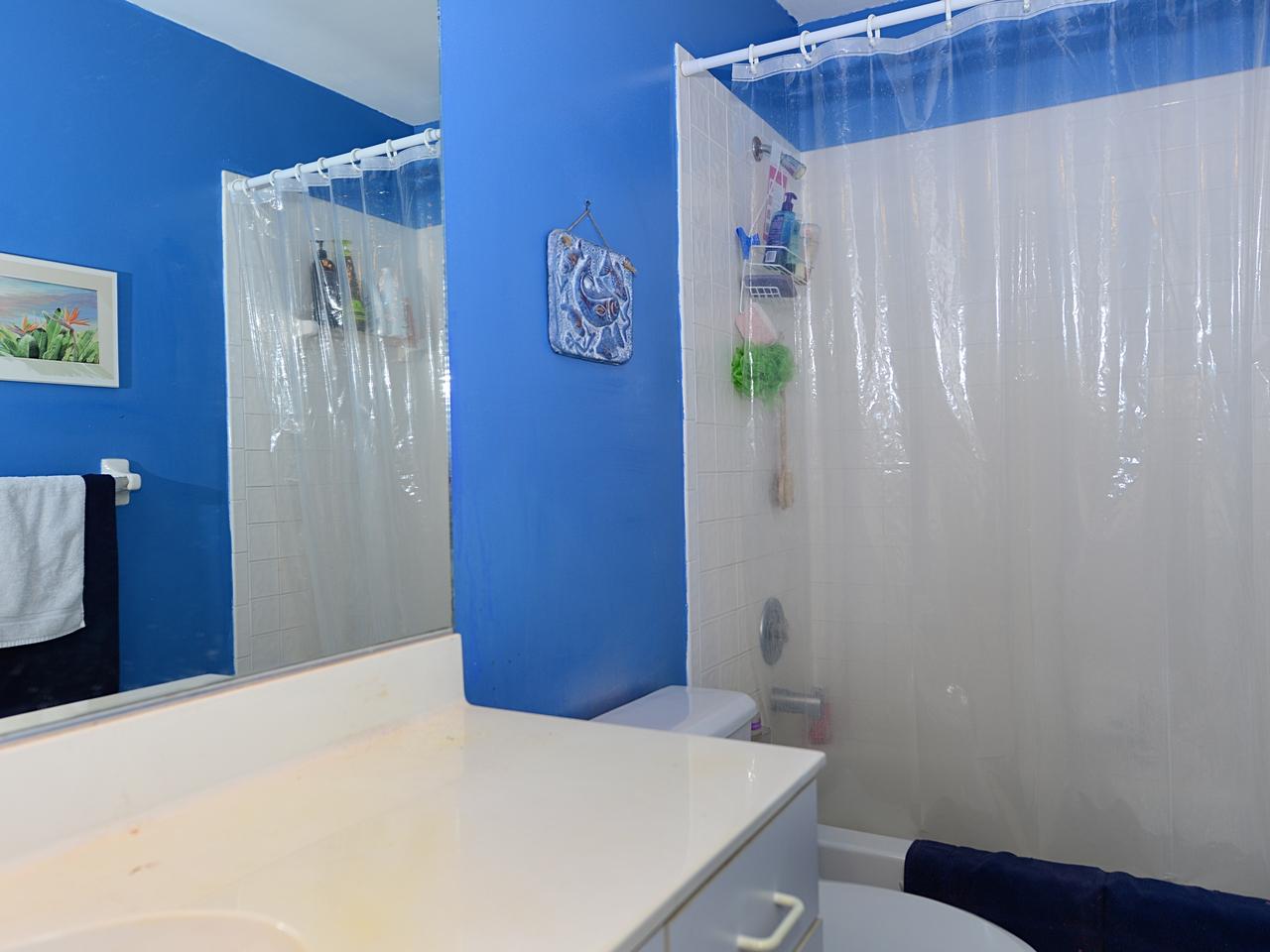 1027 Aviary Road Wellington, FL 33414 - Photo 10 of 16 gbath