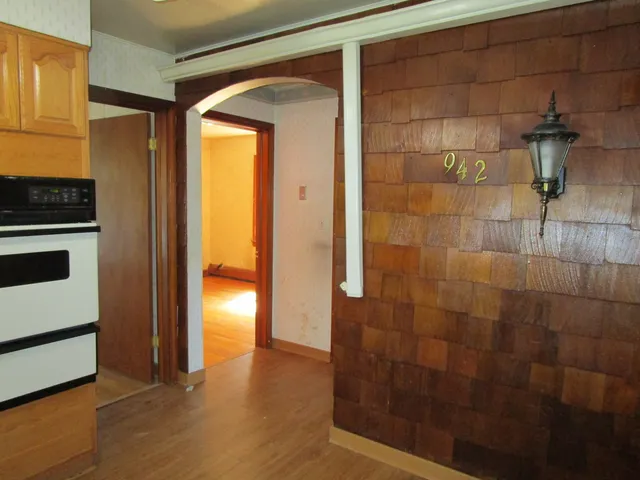 $183,000 | 942 Bellwood Avenue, Bellwood, IL 60104