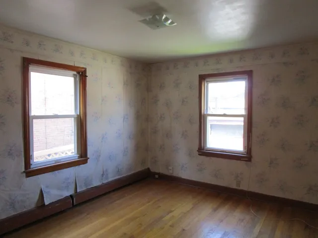 $183,000 | 942 Bellwood Avenue, Bellwood, IL 60104