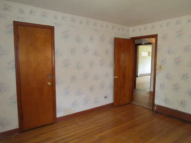 $183,000 | 942 Bellwood Avenue, Bellwood, IL 60104