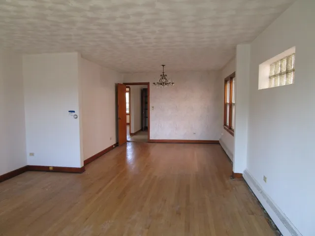 $183,000 | 942 Bellwood Avenue, Bellwood, IL 60104