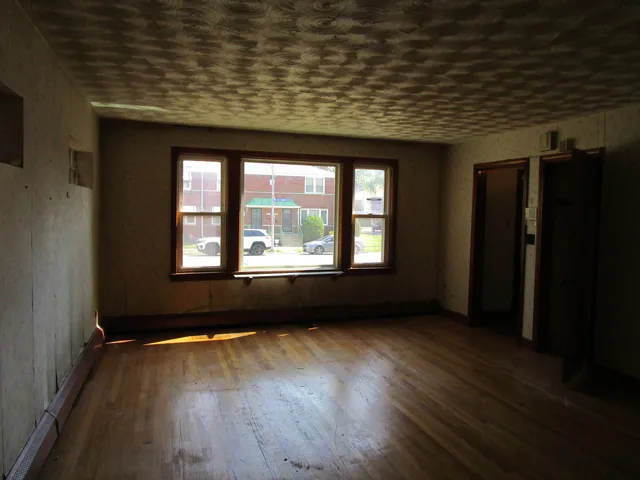 $183,000 | 942 Bellwood Avenue, Bellwood, IL 60104