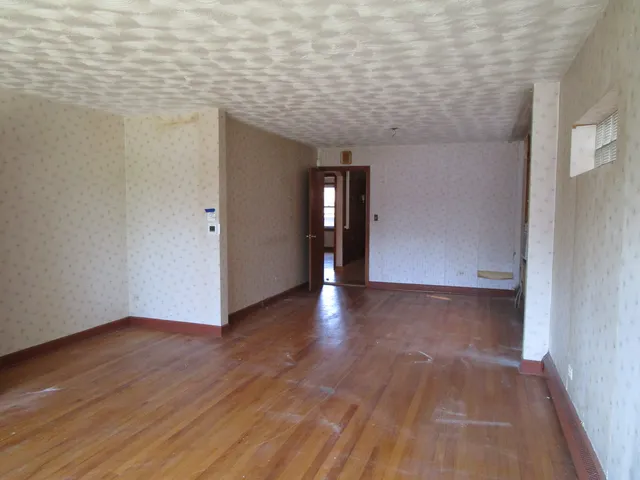 $183,000 | 942 Bellwood Avenue, Bellwood, IL 60104