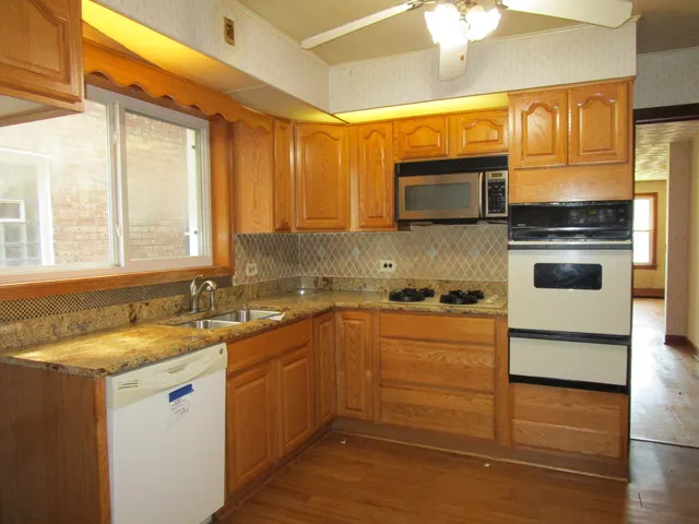 $183,000 | 942 Bellwood Avenue, Bellwood, IL 60104