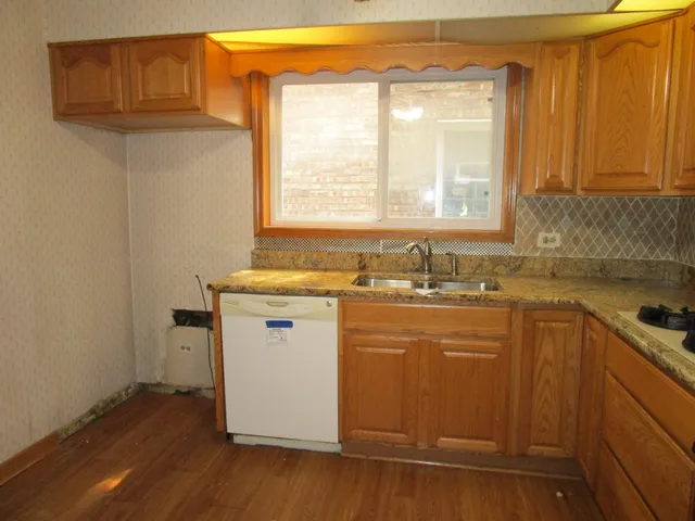 $183,000 | 942 Bellwood Avenue, Bellwood, IL 60104