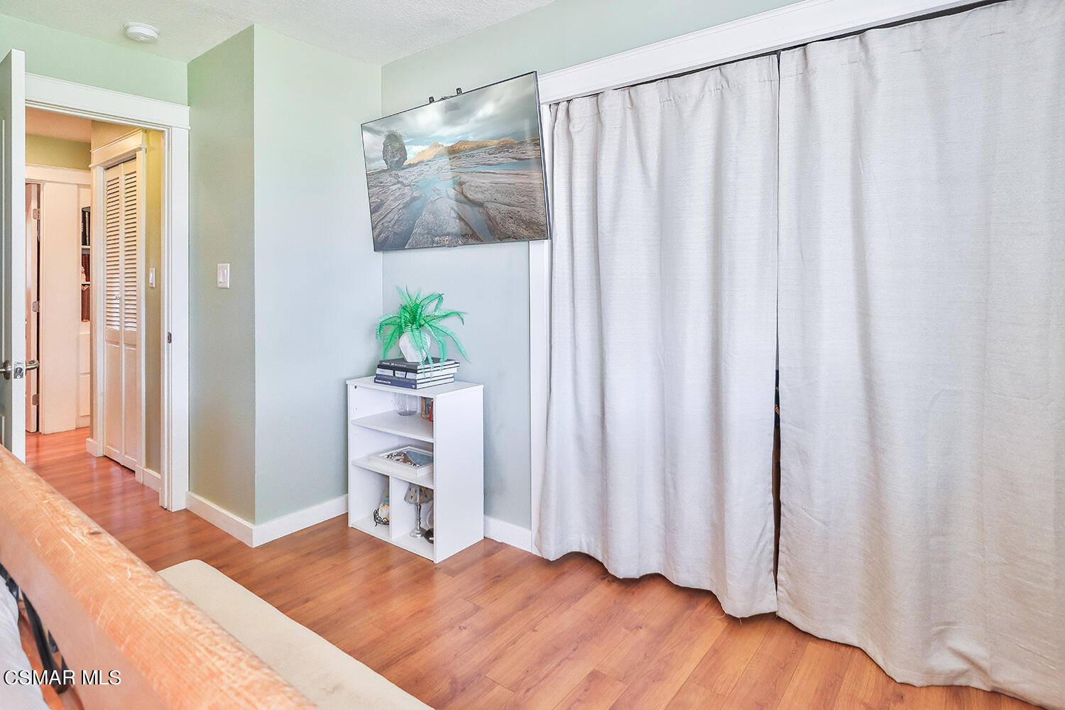 2248 Cutler Street Simi Valley, CA 93065 - Photo 30 of 41 a bedroom with a bed and a window