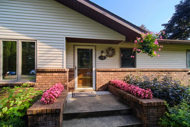 $329,900 | 938 18th Street, Manistee, MI 49660