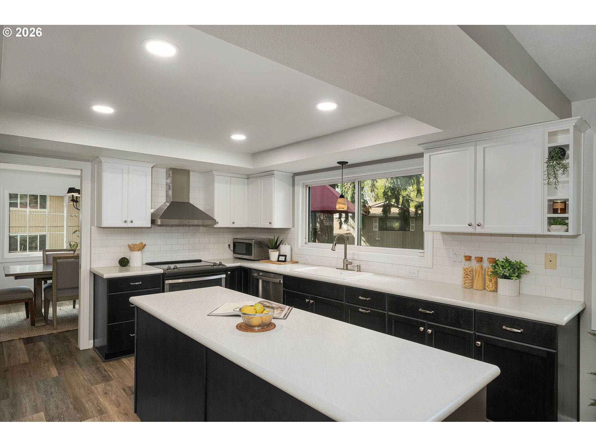 7960 Southwest Barnard Drive Beaverton, OR 97007 - Photo 13 of 41