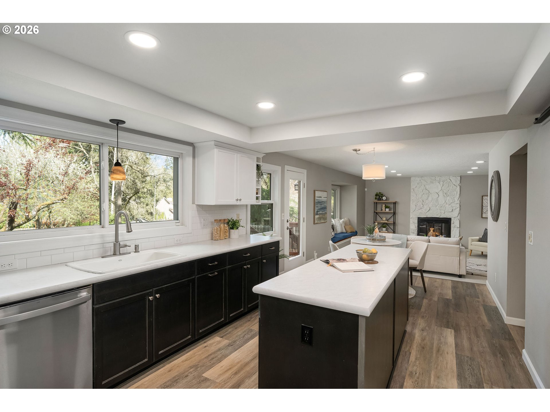 7960 Southwest Barnard Drive Beaverton, OR 97007 - Photo 14 of 41