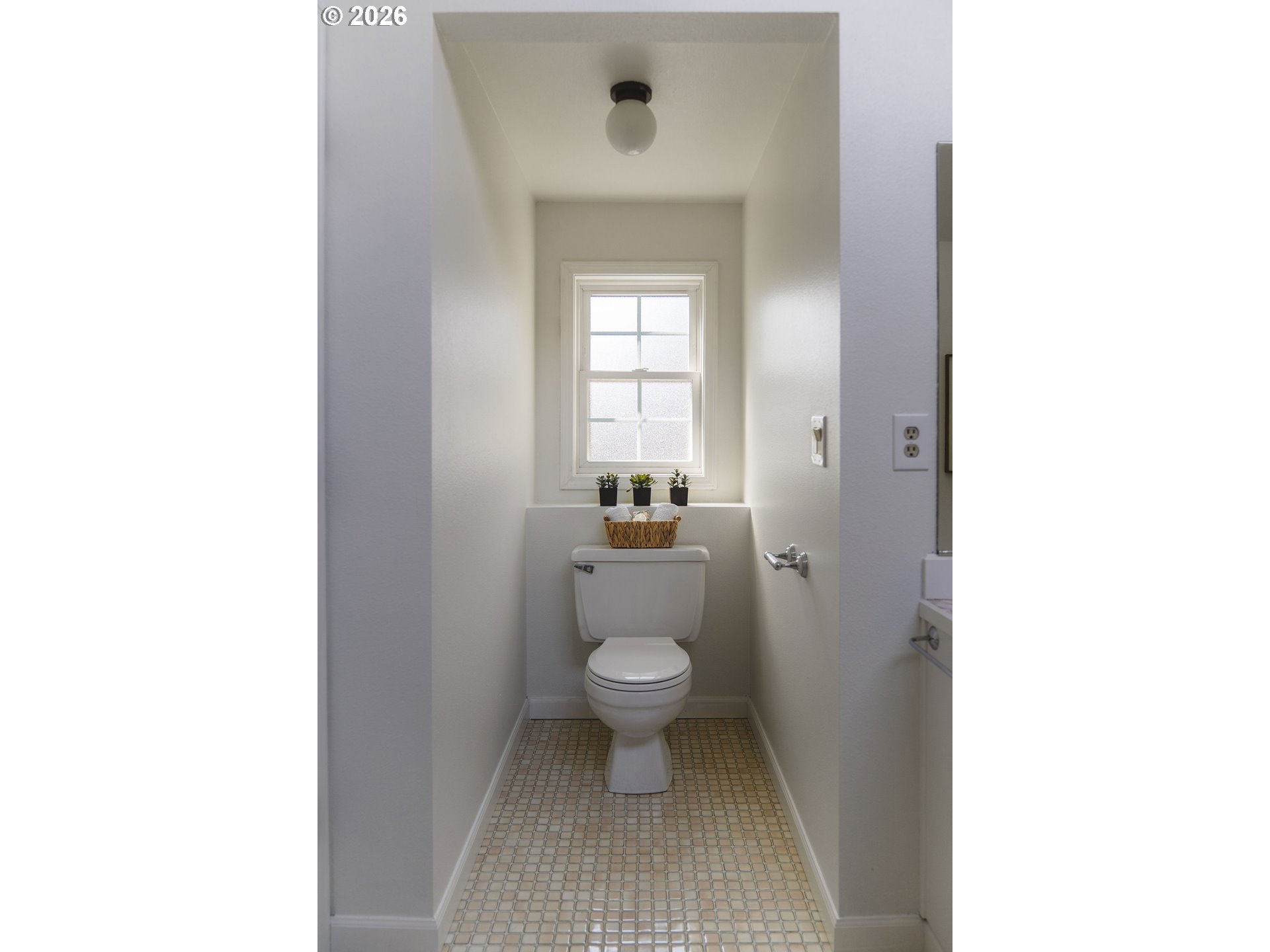 7960 Southwest Barnard Drive Beaverton, OR 97007 - Photo 25 of 41