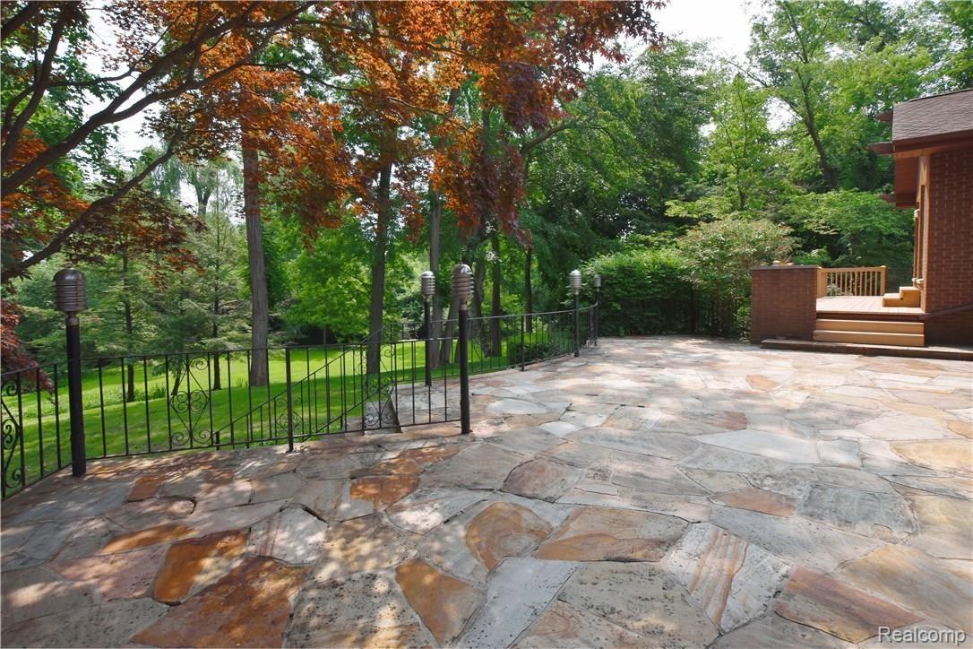 3973 Nearbrook Road Bloomfield Hills, MI 48302 - Photo 9 of 40 3973 Nearbrook_09.JPG