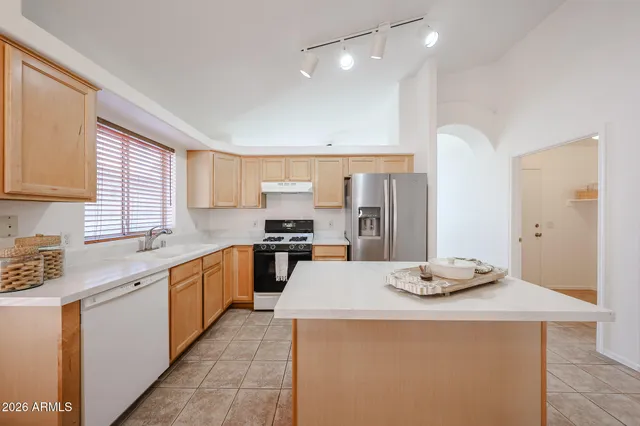 $557,999 | 922 East Blackhawk Drive, Phoenix, AZ 85024