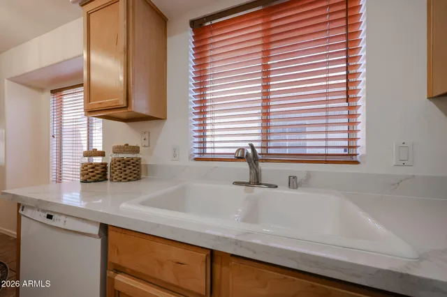 $557,999 | 922 East Blackhawk Drive, Phoenix, AZ 85024