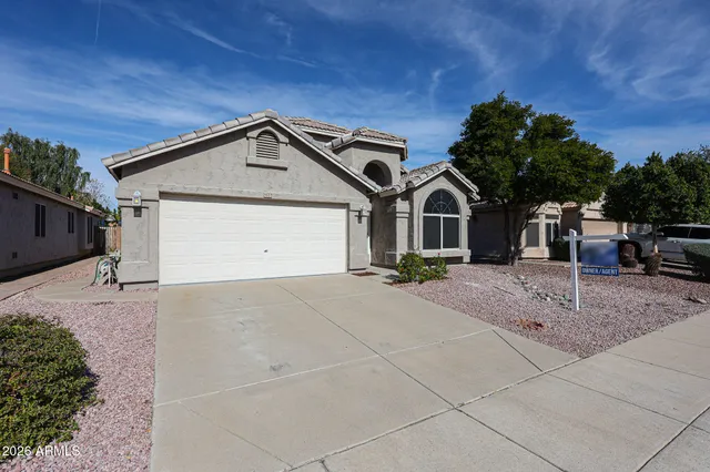 $557,999 | 922 East Blackhawk Drive, Phoenix, AZ 85024