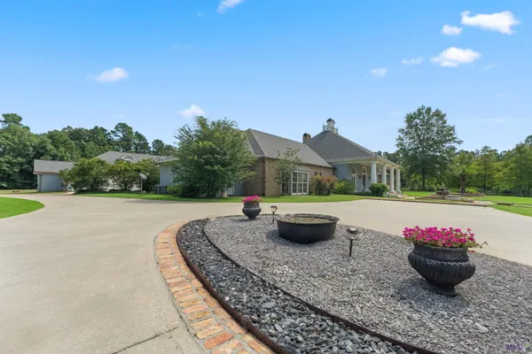 $1,195,000 | 20355 Greenwell Springs Road, Greenwell Springs, LA 70739