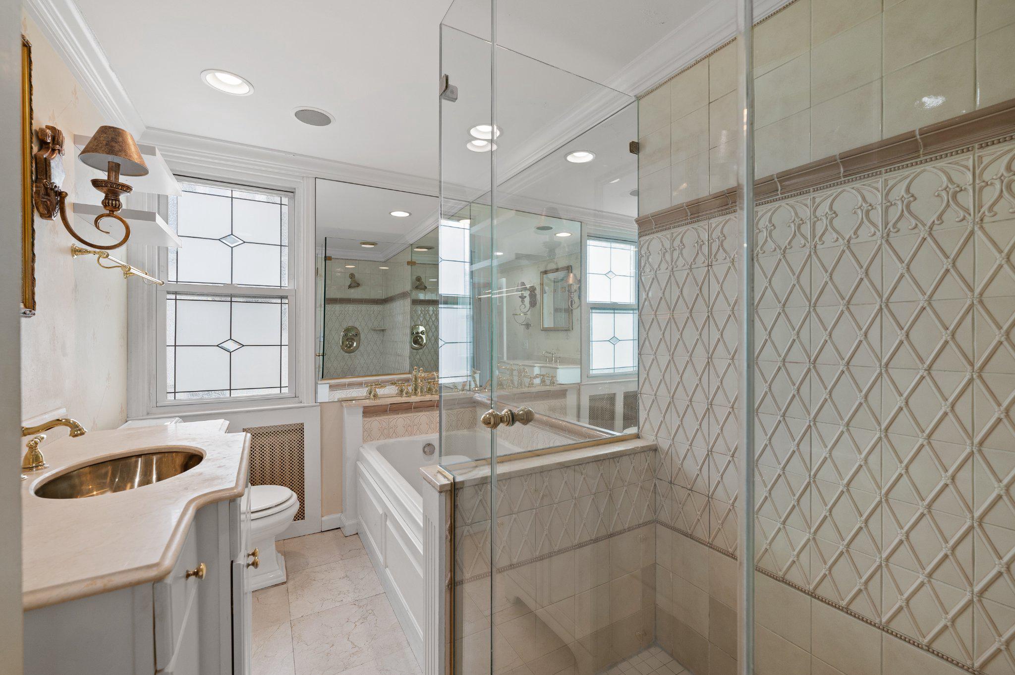20 Tenmore Road Haverford, PA 19041 - Photo 14 of 26 Full Bath