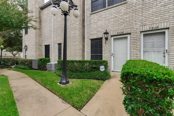 $1,650 | 7326 Regency Square Court, Unit 7326, Houston, TX 77036