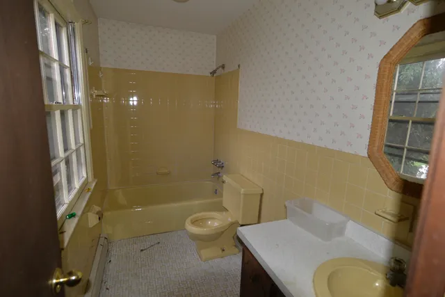 $750,000 | 41 Pepperbush Lane, Fairfield, CT 06824